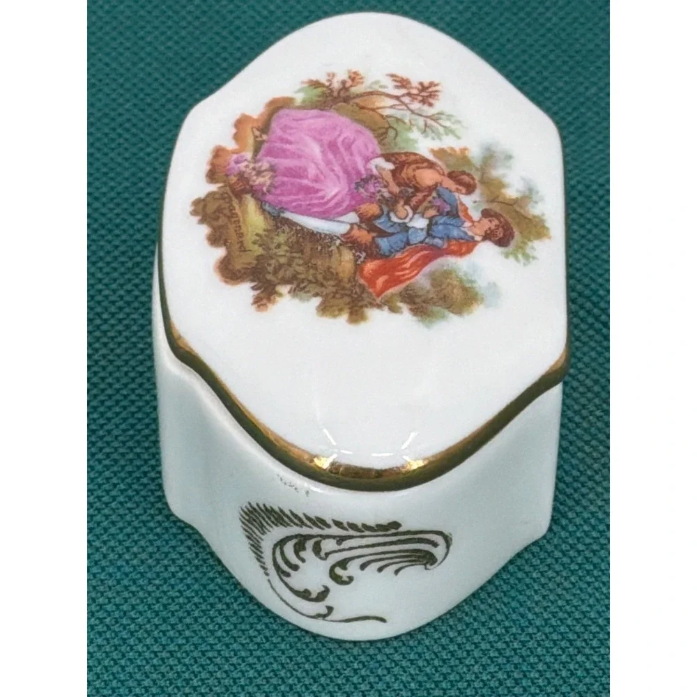 R Sechet Limoges‎ France Porcelain Trinket Box Fragonard Courting Couple Hexagon
